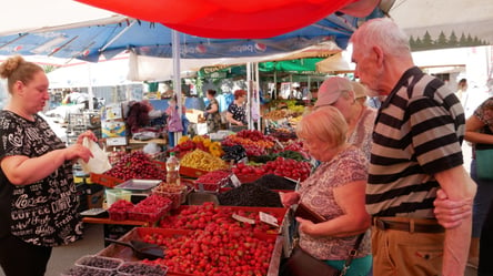 В Україні різко подешевшала літня ягода — які ціни на ринку - 285x160