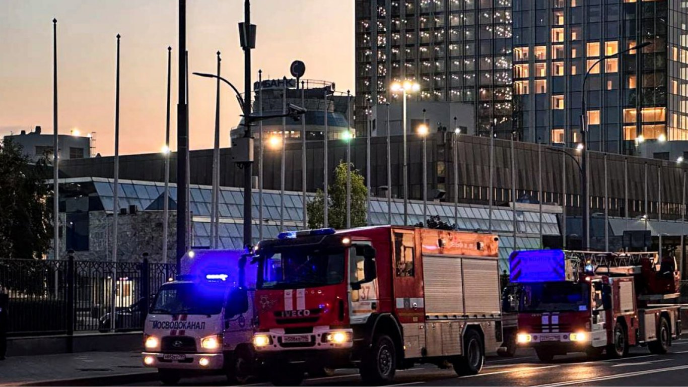 У мережі показали момент "прильоту" в Москві та наслідки атаки БпЛА