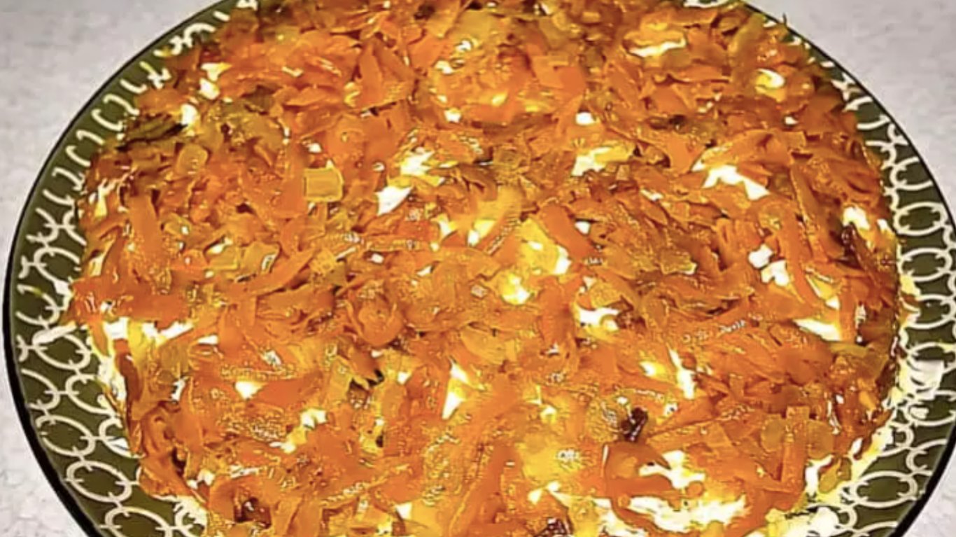 смачний салат з оселедцем та морквою