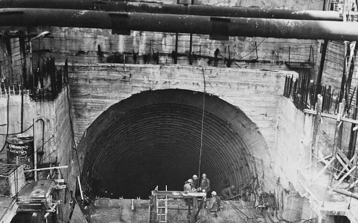 Як заявилась станція метро Театральна