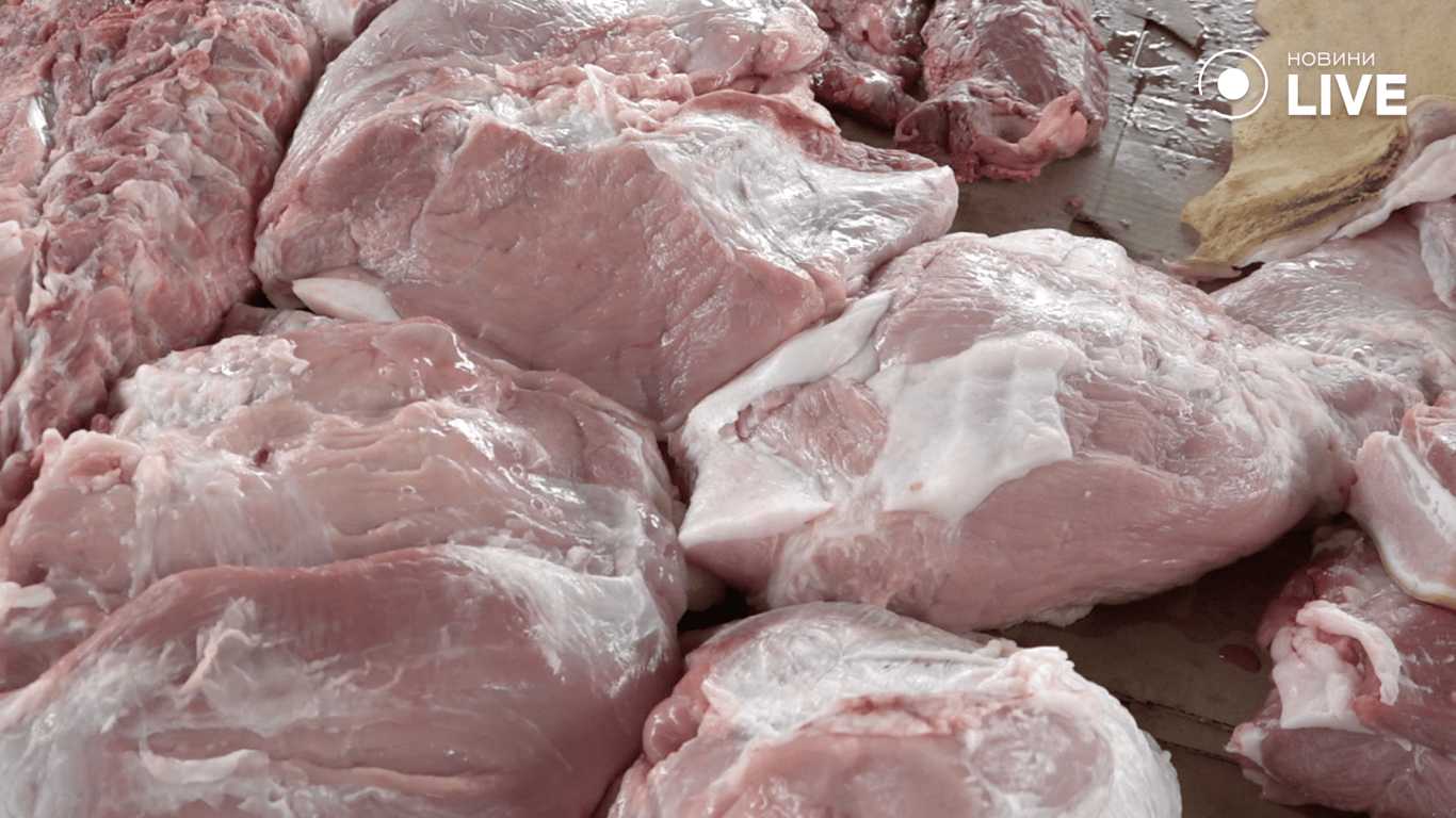 Свинина на прилавку