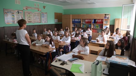 Підвищення зарплат вчителів у 2026 році: виплати зростуть до 50% - 285x160