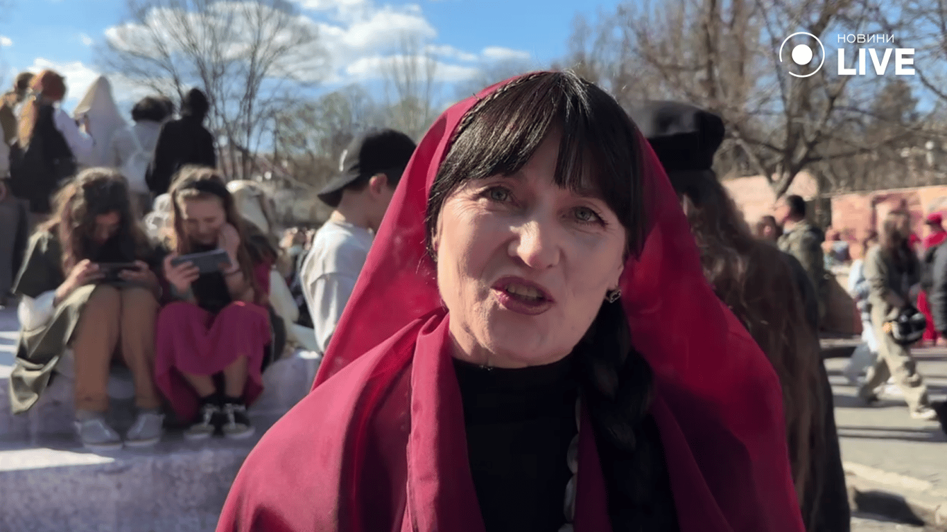 Учасниця великодньої реконструкції в Одесі