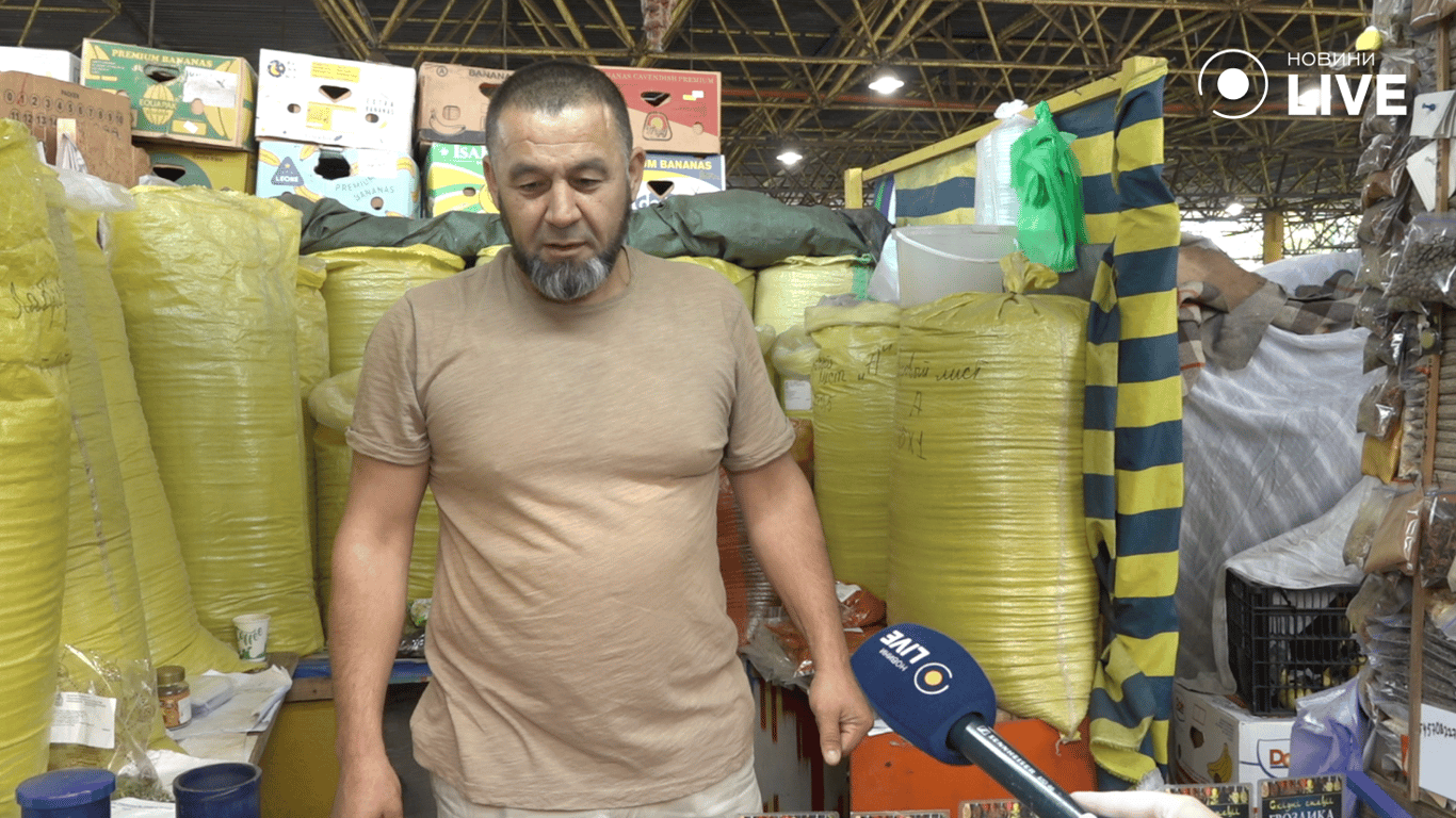 Продавець Ігор про спецію до мяса та риби