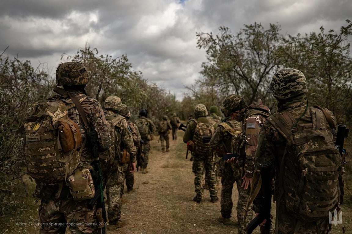 Украинские защитники возвращаются с боевой задачи