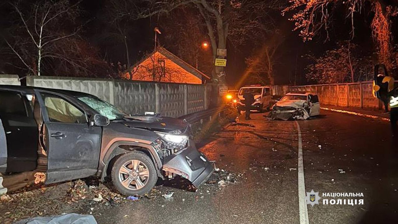 У Києві зіткнулися два легкових авто — в поліції розповіли деталі смертельної ДТП