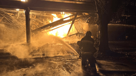 Окупанти атакували нафтопереробний завод у Кременчуці - 285x160