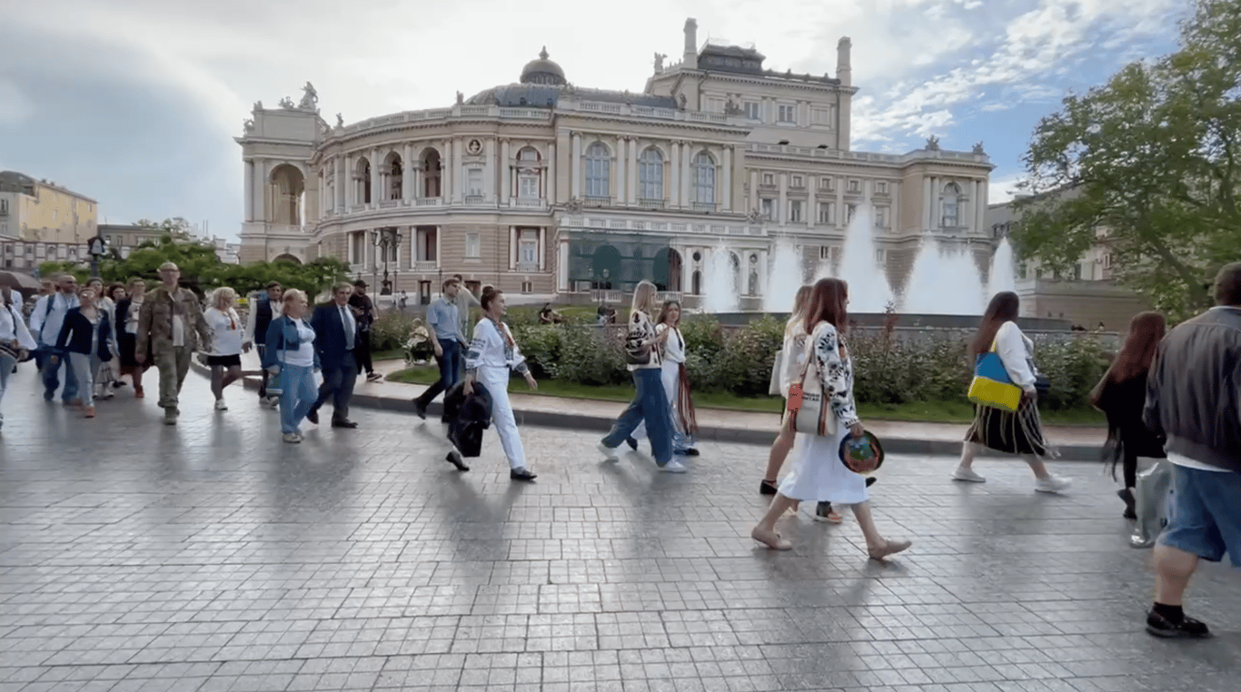 Святкуємо не лише День вишиванки, а саме життя: фоторепортаж з Одеси - фото 7