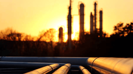 На тлі санкцій РФ збільшує знижку на нафту для Індії — що далі - 285x160