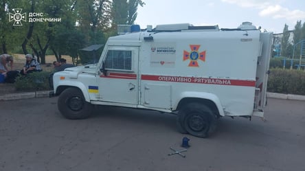 Росіяни вдарили дроном по автівці ДСНС на Донеччині — в салоні була дитина - 290x166