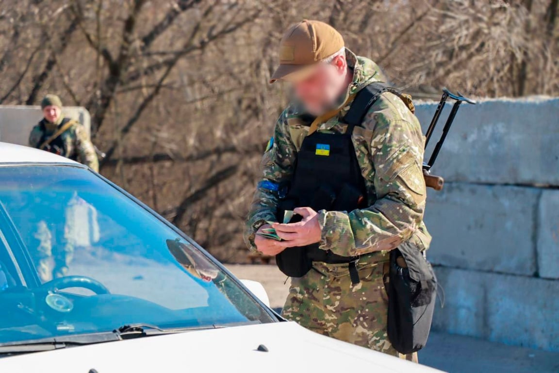 Имеют ли право ТЦК останавливать авто, чтобы вручить повестку