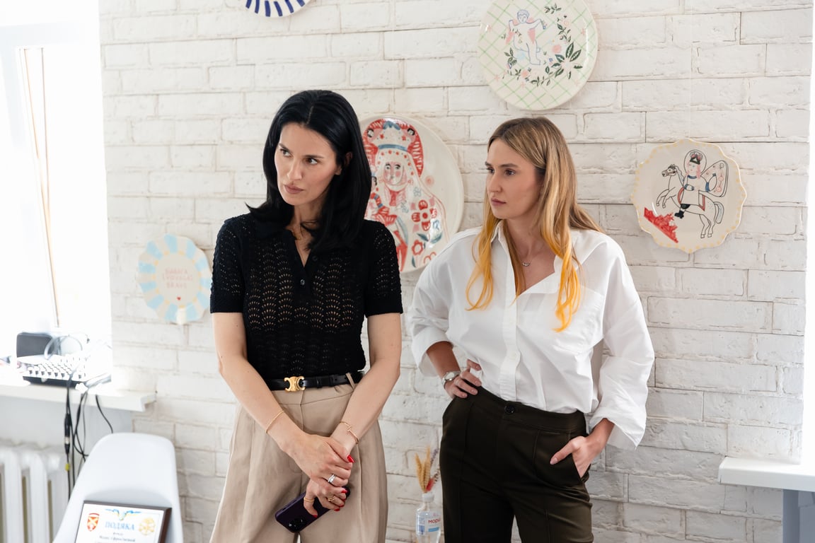 Відомі українські блогери разом створювали бронежилети для жінок-військових - фото 1