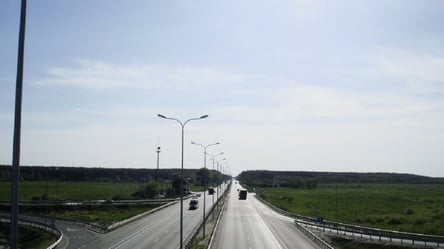 Водителей призвали избегать участка дороги на Харьковщине - 285x160