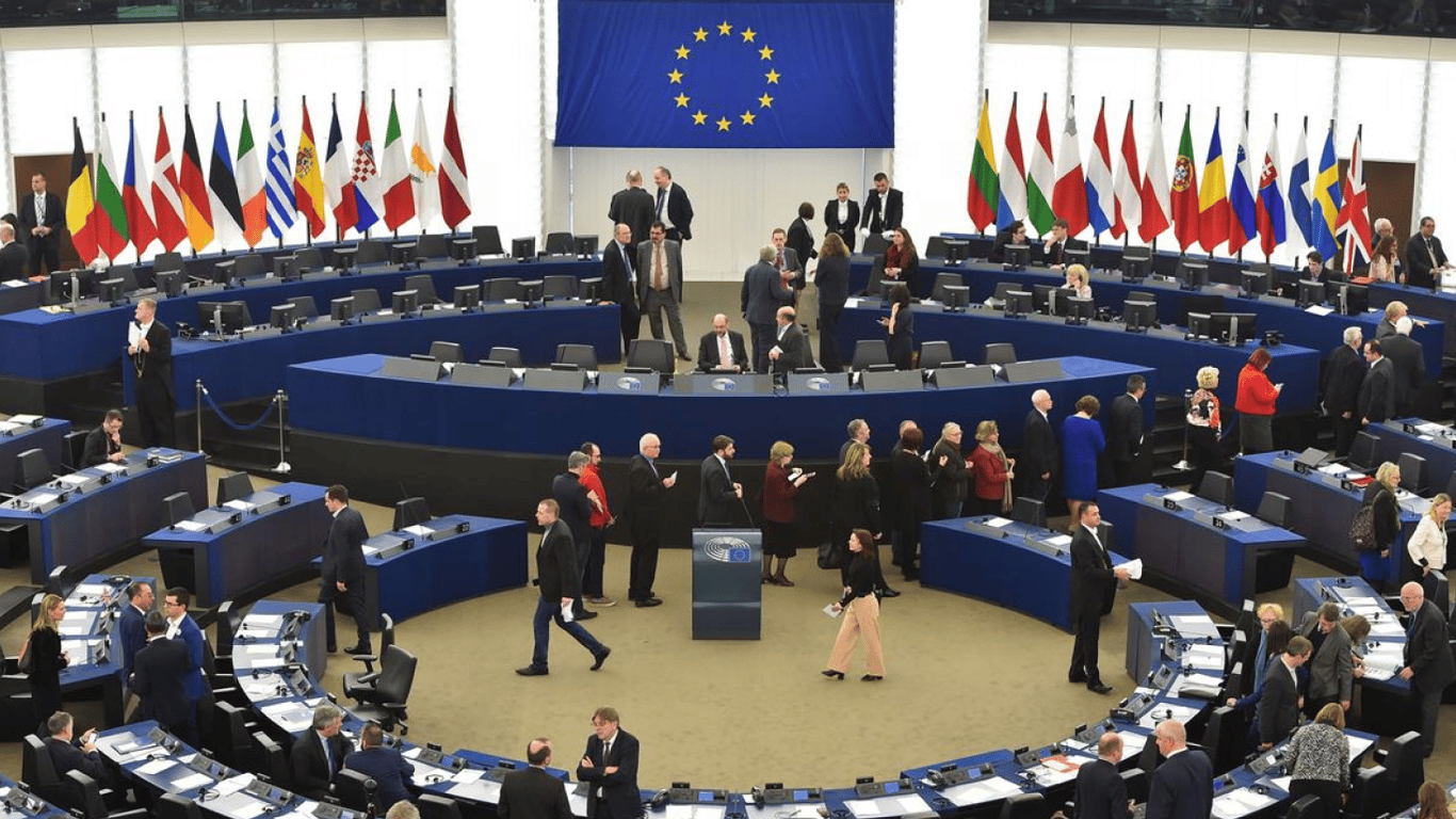 Европарламент призвал страны ЕС поддерживать Украину оружием до победы