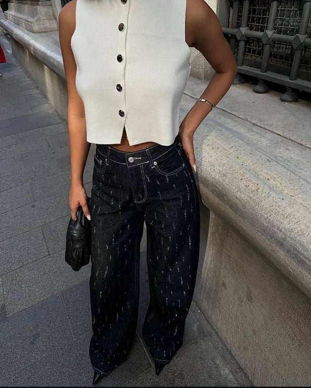 Джинси з декором вже не в моді