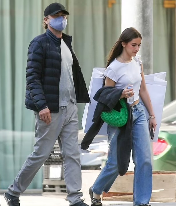 Леонардо Ди Каприо прошелся по бутикам с племянницей