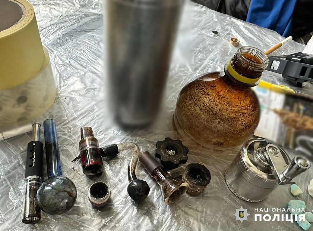 Збував психотропи та наркотики — в Одесі затримали рецидивіста - фото 1