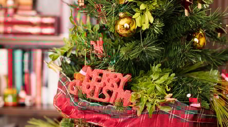 Опасный новогодний декор — какие украшения выбросить уже сейчас - 285x160