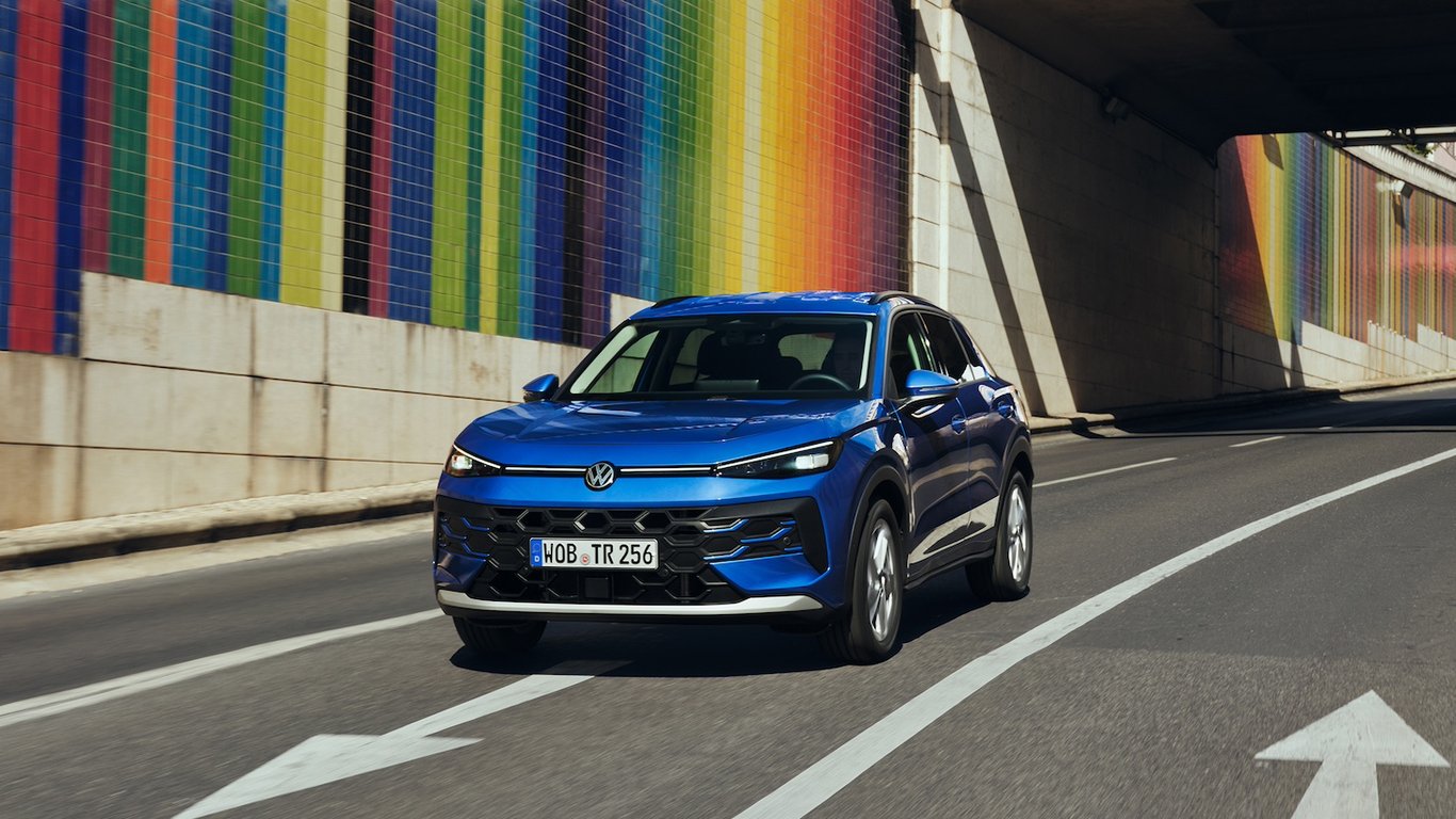 Volkswagen бросил вызов Toyota на ее поле