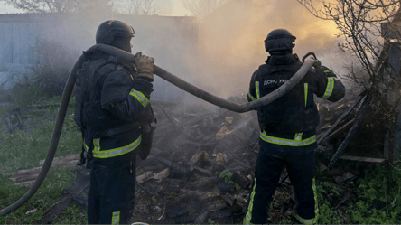 Росія вдарила по центру Харкова: дрон влучив в адмінбудівлю - 290x166