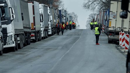 Польские перевозчики заблокировали еще один пункт пропуска с Украиной - 285x160