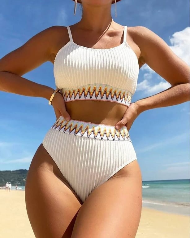 Який купальник буде трендовим цього літа