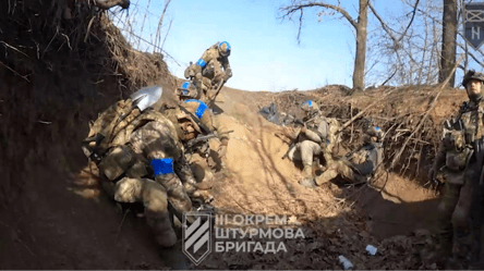 Третя штурмова показала, як бійці налаштовуються на штурм у районі Авдіївки - 285x160