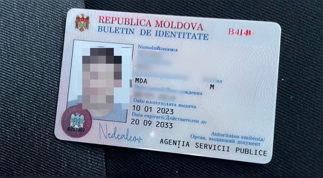 Підроблений паспорт громадянина Молдови. Фото: ДПСУ 