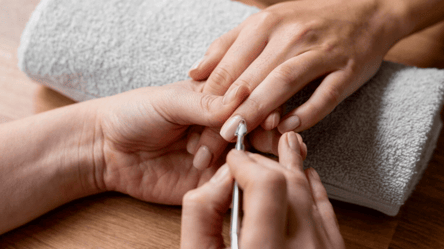 Perfect manicure shades for sun-kissed skin - 285x160