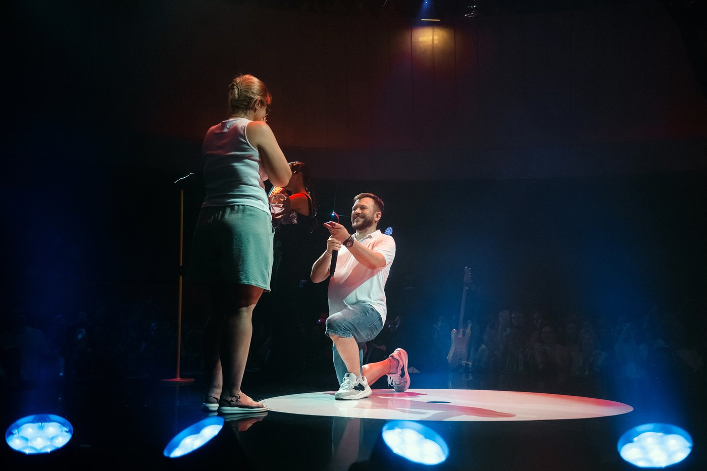 Концерт Монатіка в Києві - військовий освідчився коханій