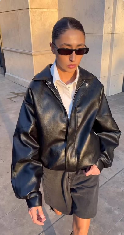 Серед шкіряних курток можна знайти різні фасони