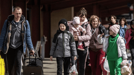 Ирландия хочет сократить количество украинских беженцев в стране, — СМИ - 285x160
