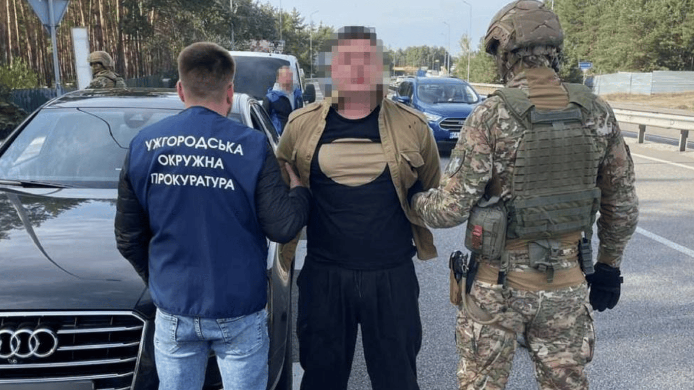 В Киевской области задержали мошенника, который обманул мать погибшего воина на почти 7 млн грн