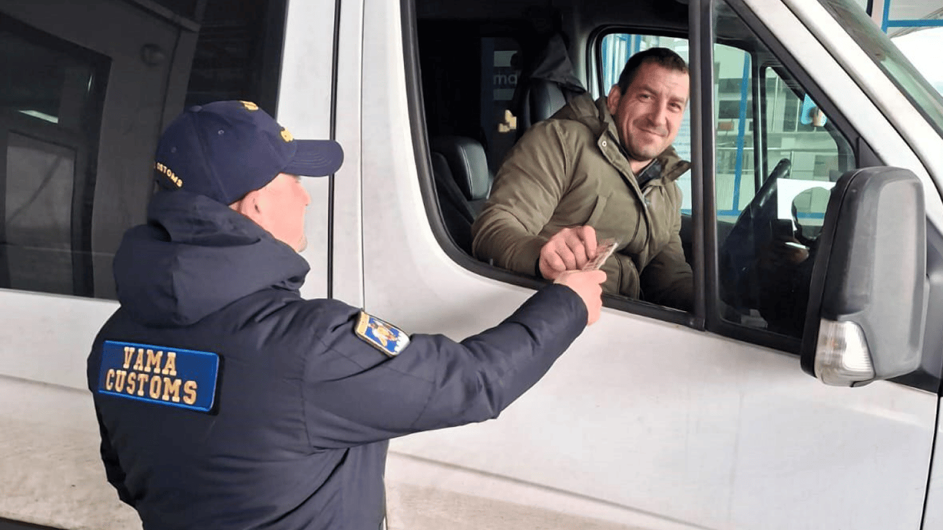 Румунія розвертає авто назад — яка довідка потрібна на кордоні