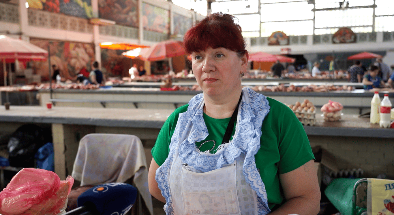 Продавчиня Олена про молочку 