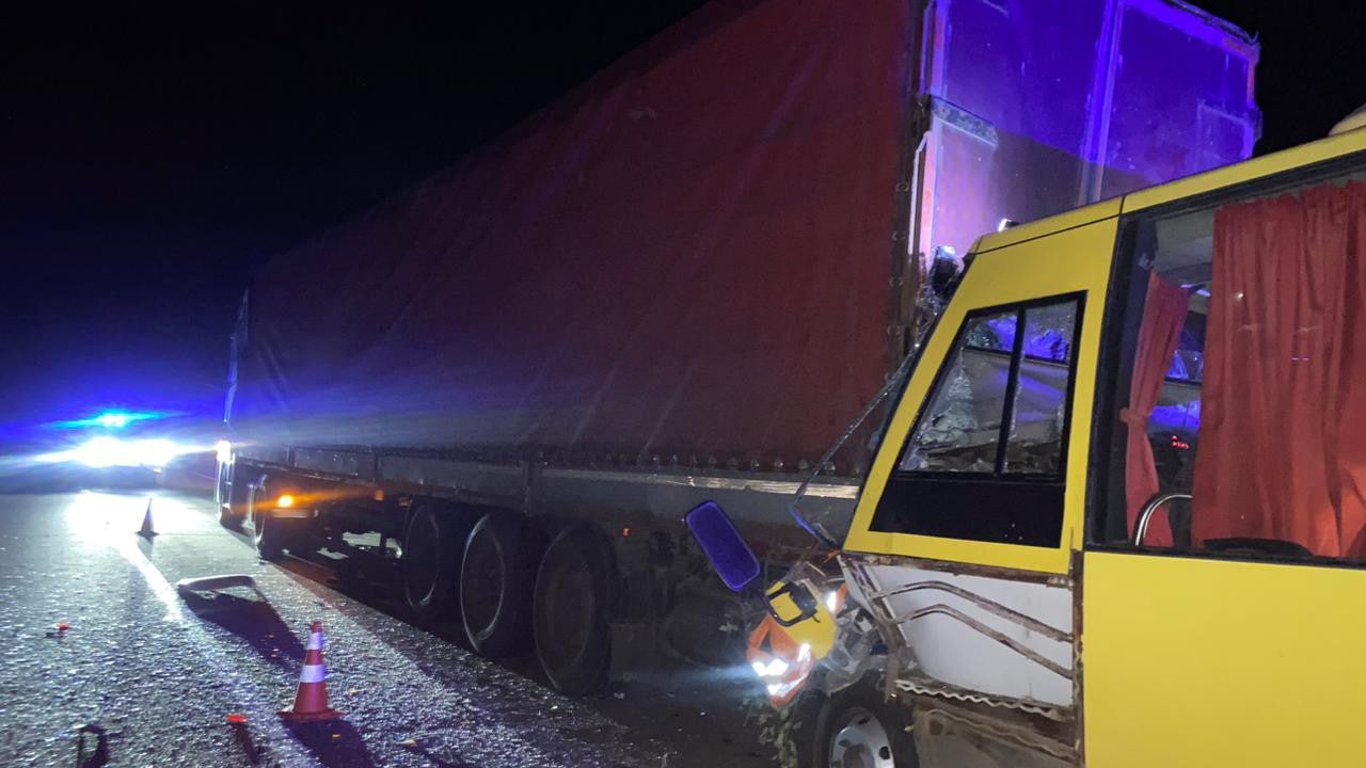 ДТП з військовими на Львівщині — у поліції розповіли деталі