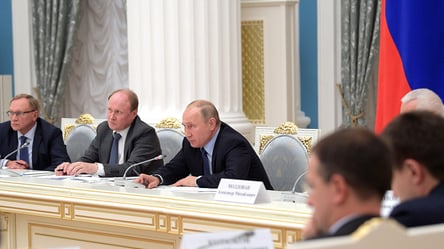 Російські посадовці закликали Кремль повернутись до "загальновизнаних" кордонів РФ - 285x160