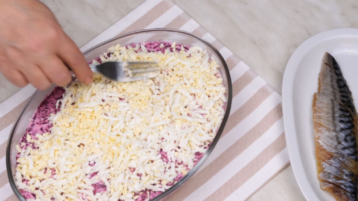 вкусный салат скумбрия под шубой