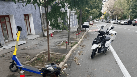 В Киеве столкнулись водители скутера и электросамоката: есть пострадавший - 285x160