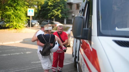 Обстріл Запоріжжя: є загиблі та поранені, серед постраждалих дитина - 290x160