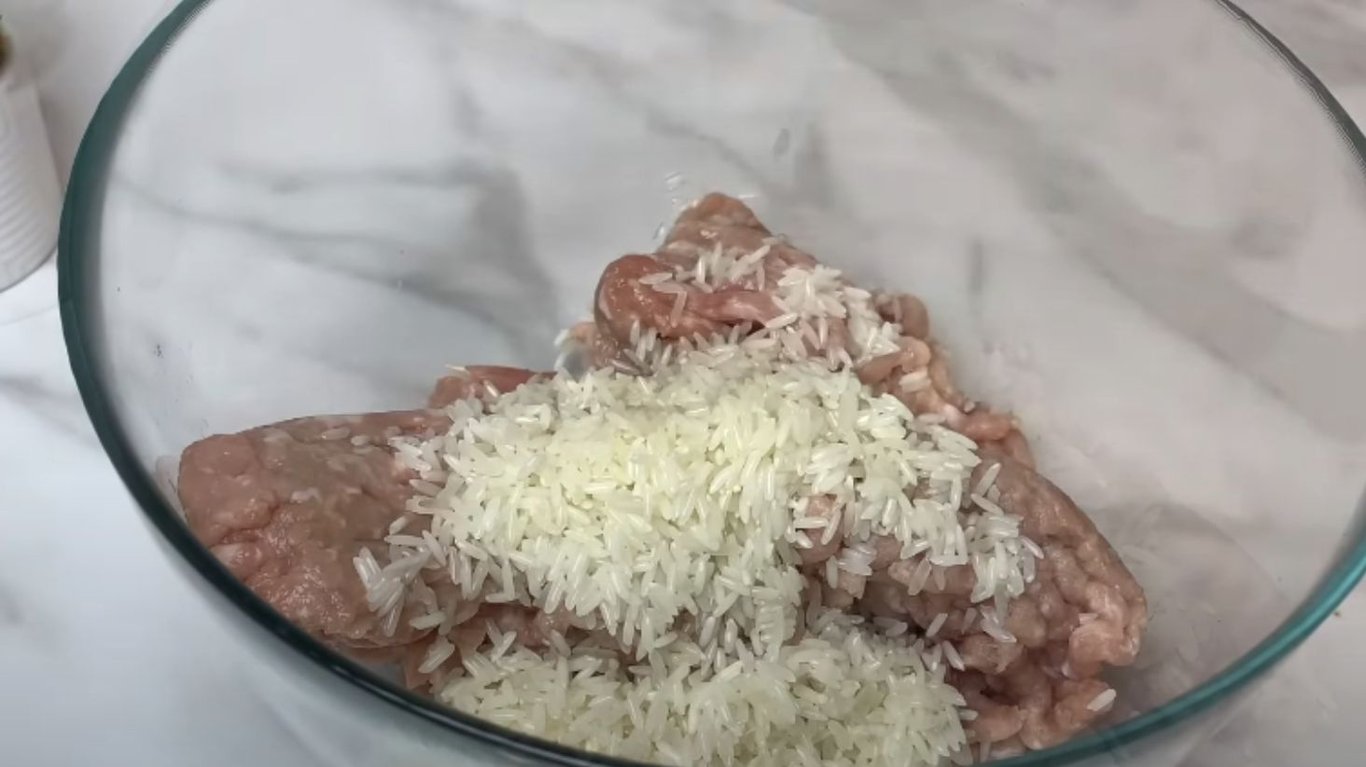 рецепт традиційного грецькго супу знадобиться 500 г фаршу