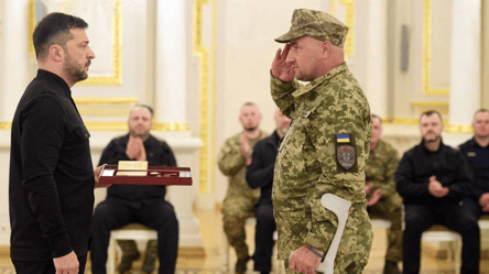 Зеленський відзначив воїнів орденами "Золота Зірка" — фото - 290x166