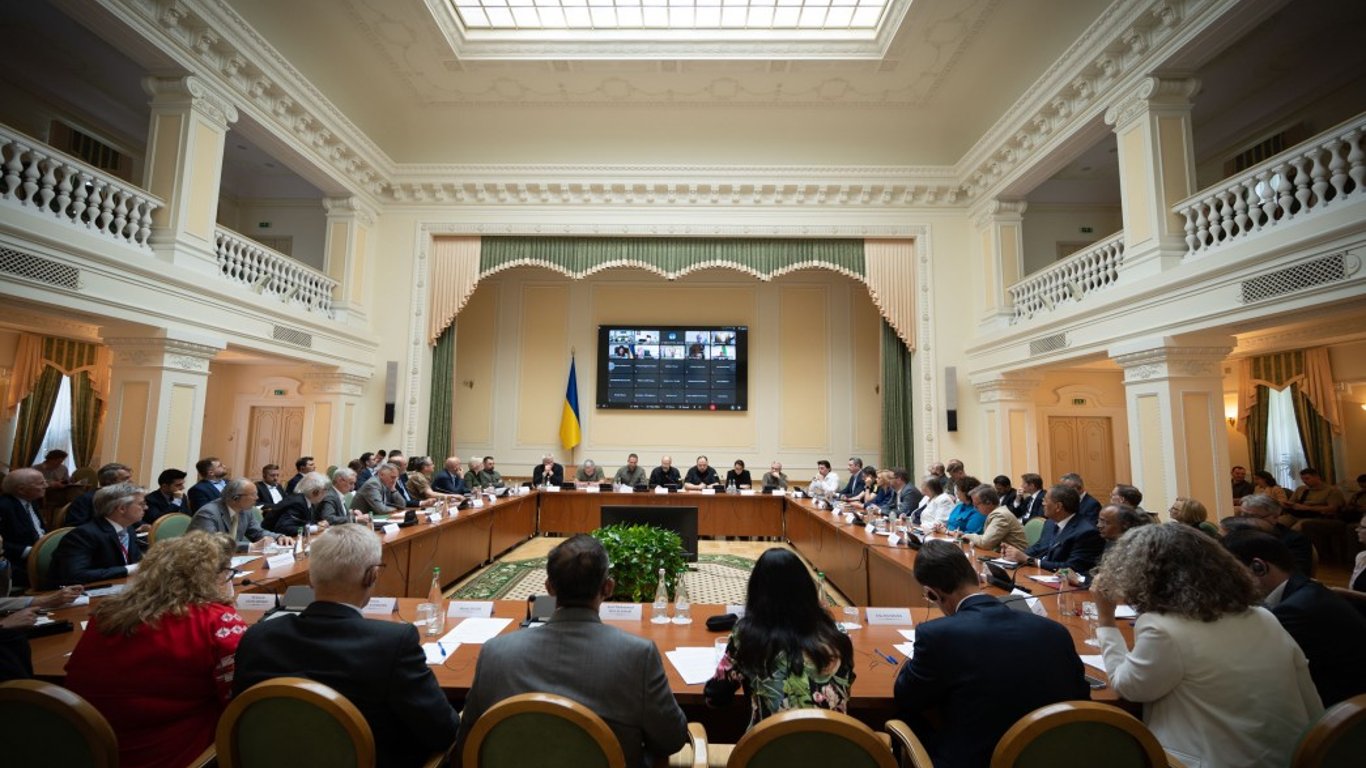 Українська Формула миру: Єрмак провів п'яту зустріч з іноземними послами