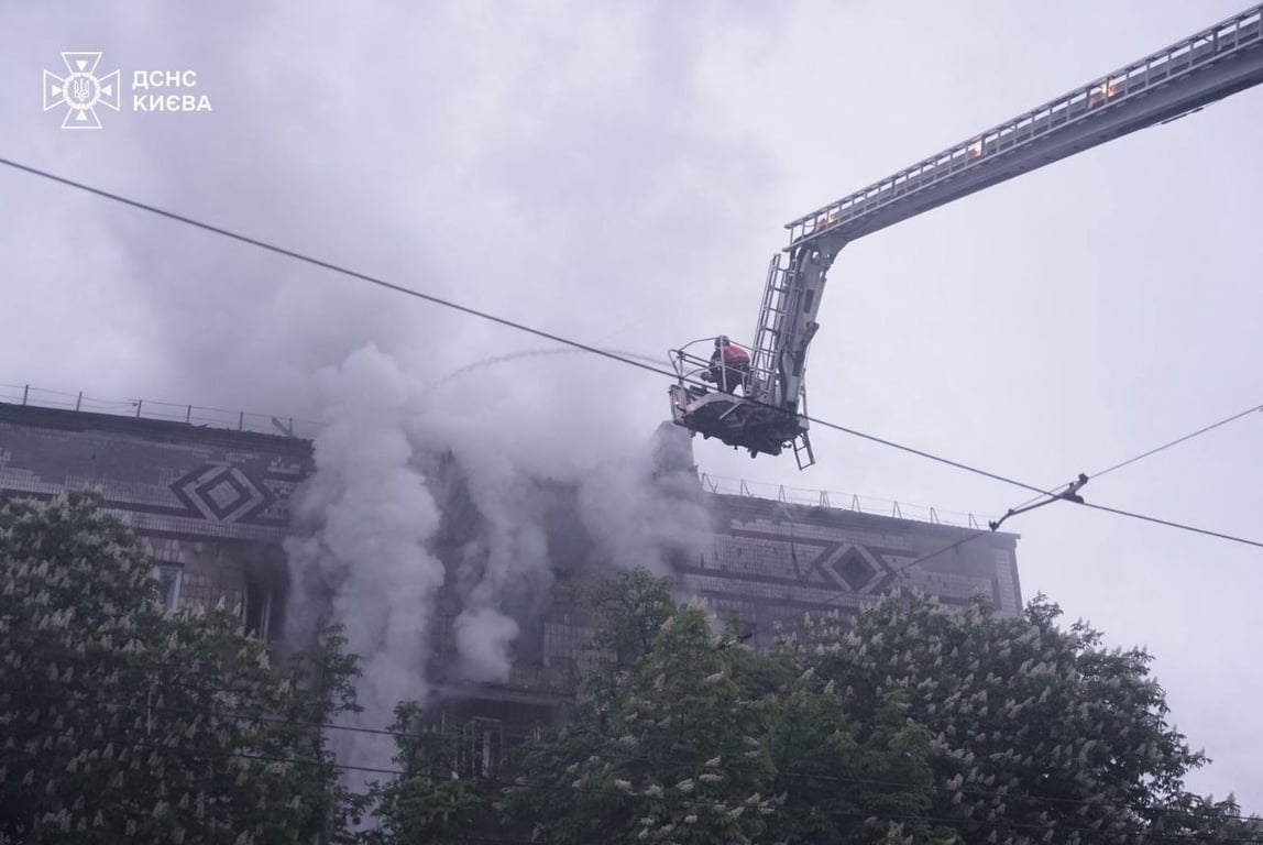 У Києві повітряна тривога — окупанти запустили дрони - фото 3