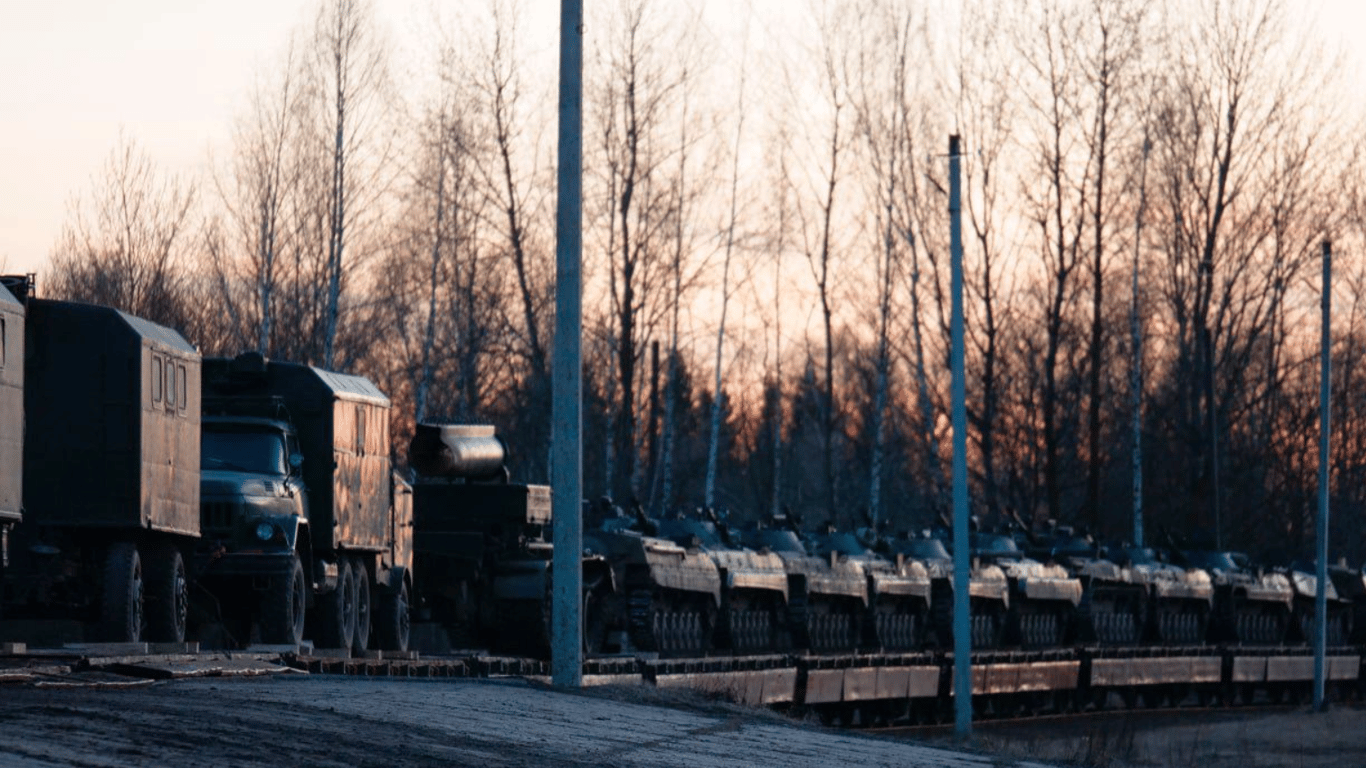 Білорусь перекинула до кордону з Литвою цілий ешелон техніки та військових