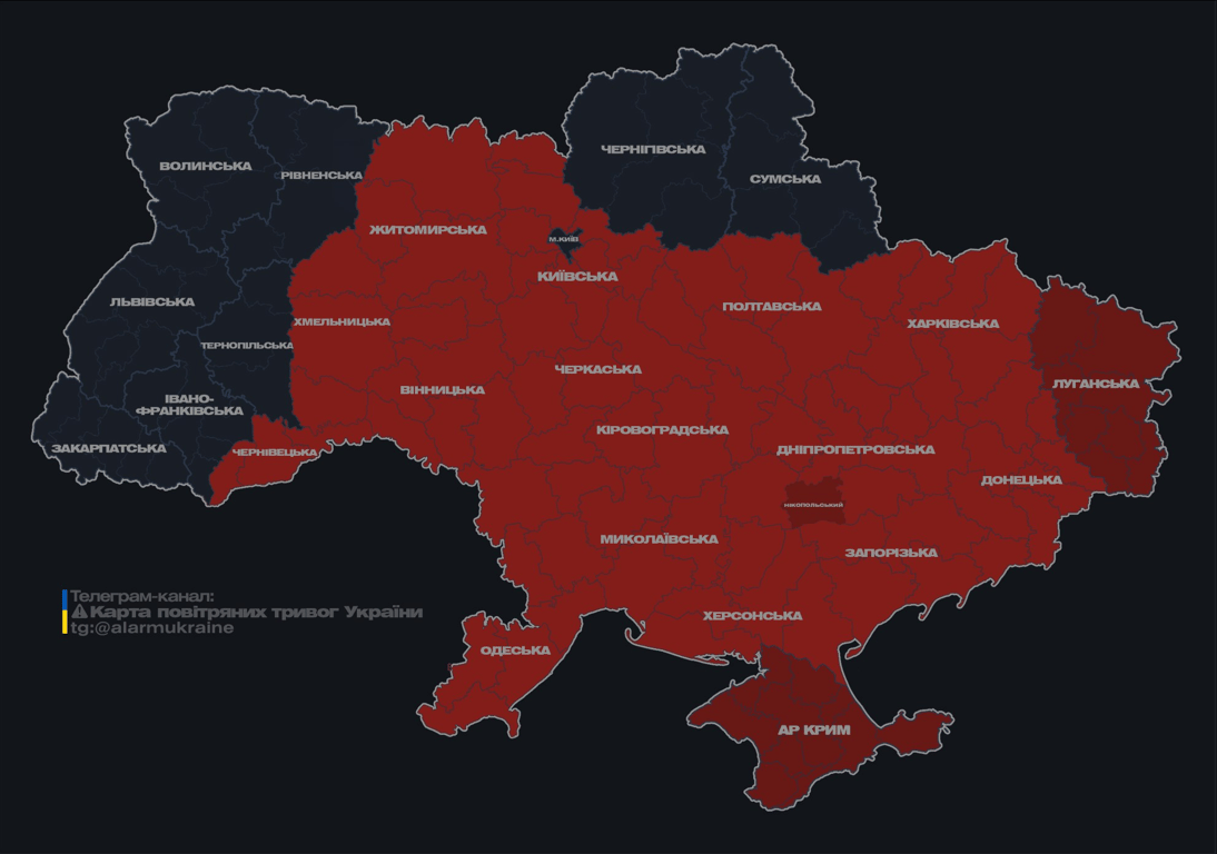 Нічна тривога в Україні — БпЛА змінили напрямок, бомбардувальники, імовірно, пустили ракети - фото 1