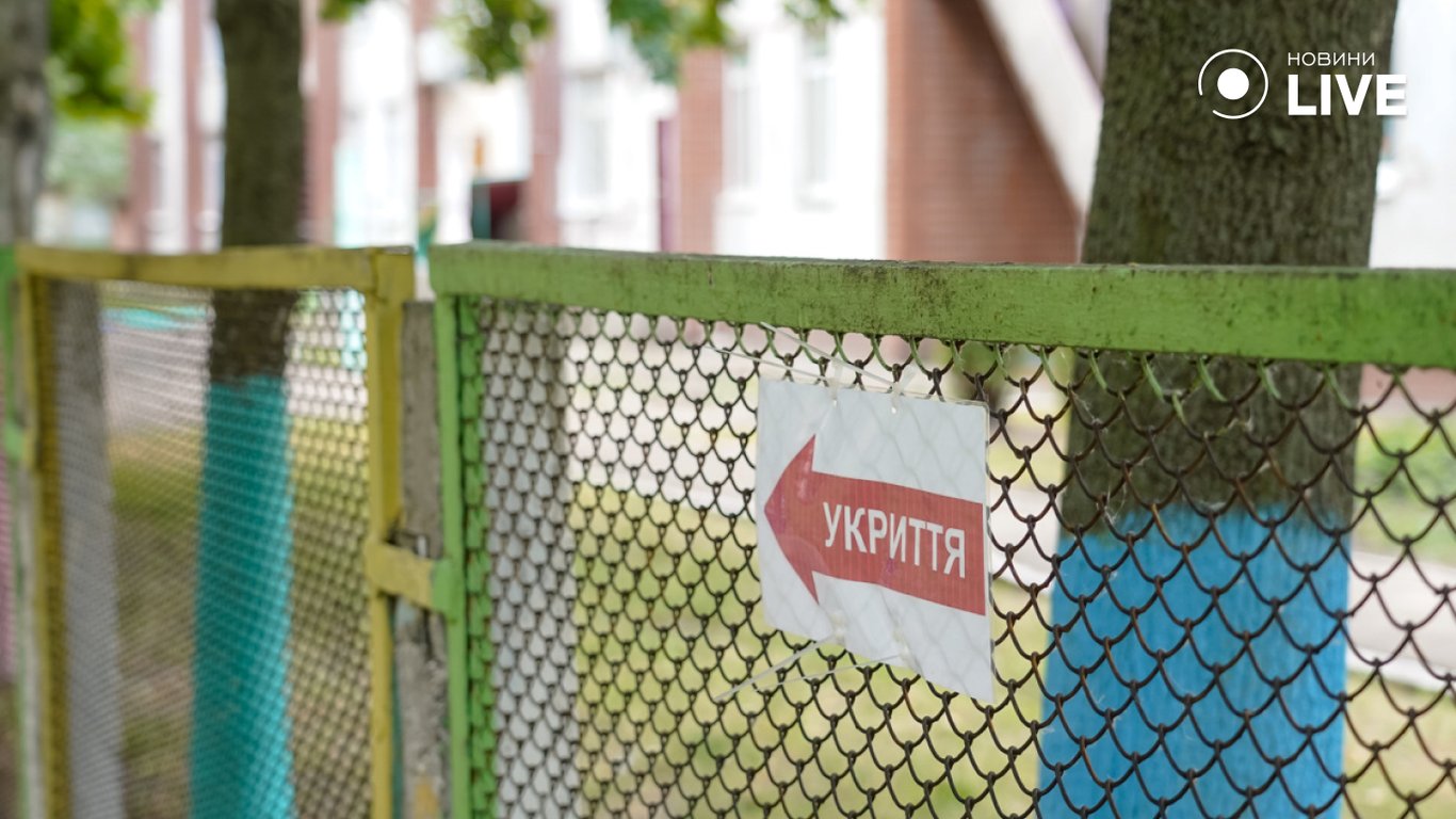 Школьным укрытиям в Одессе поставят мебель на 2 миллиона — подрядчика выбрали без аукциона