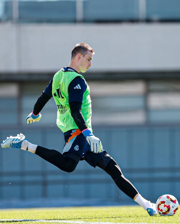 Андрей Лунин