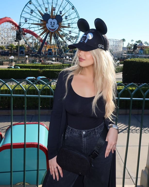 Величезне морозиво та американські гірки —  Аліна Гросу похизувалась відпочинком у Діснейленді - фото 5