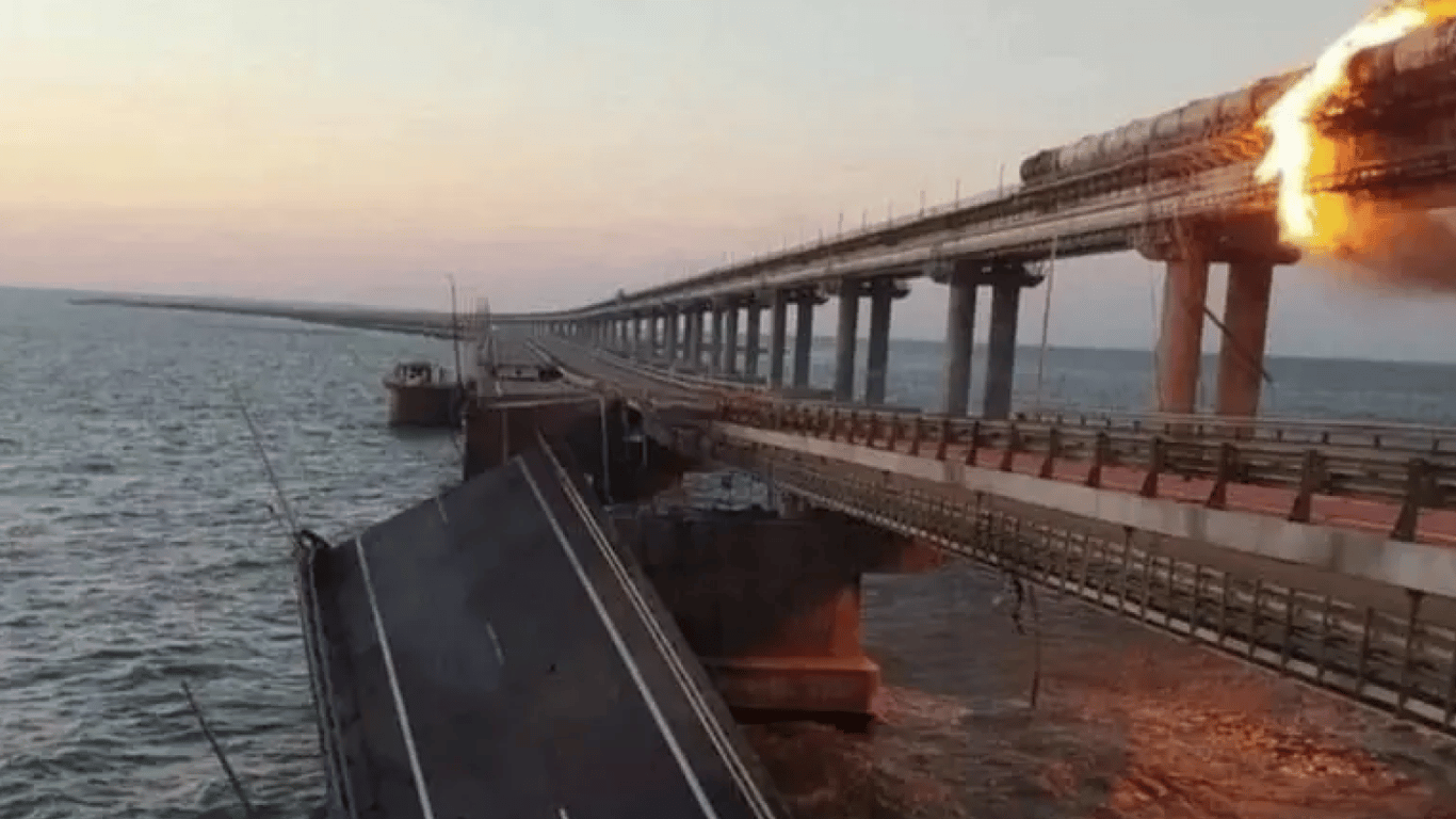 Кримський міст після атаки 